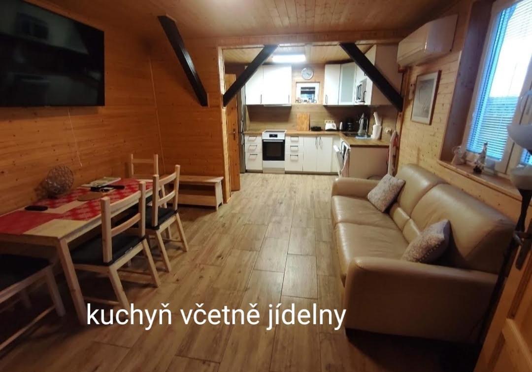 Apartmanova Secanda S Bazenem, U Secske Prehrady Holiday home *