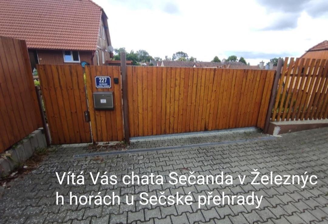 Apartmanova Secanda S Bazenem, U Secske Prehrady Vakantiehuis Seč